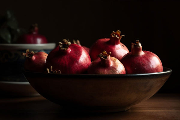 https://santokuknives.co.uk/cdn/shop/articles/Bowl-of-Pomegranates_SQ-550562_600x400.jpg?v=1686945288